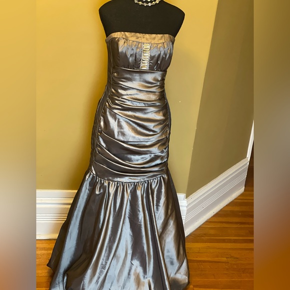Ball gown sz 7 - Picture 4 of 9